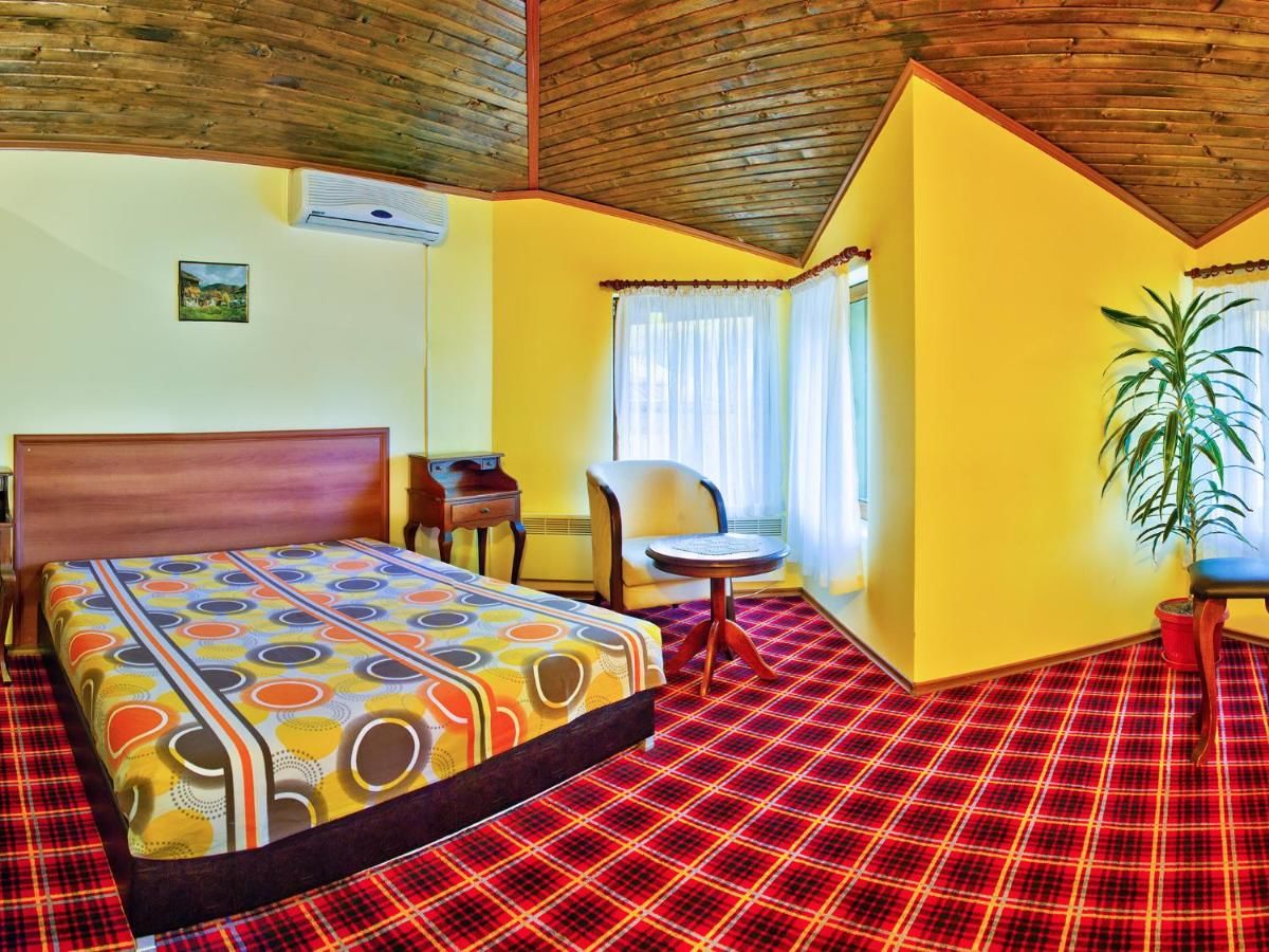 Отель Hotel Teres Казанлык-23