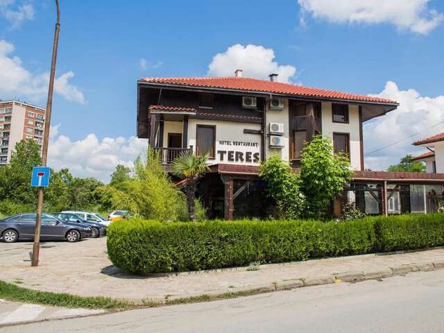 Отель Hotel Teres Казанлык-4